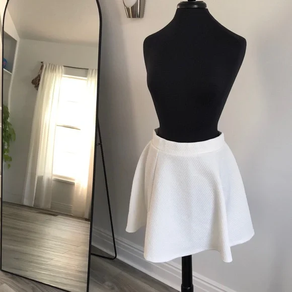 White Skater Skirt - Picture 2 of 9